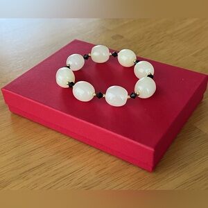 Bracelet Creme & Black Beaded Stretch